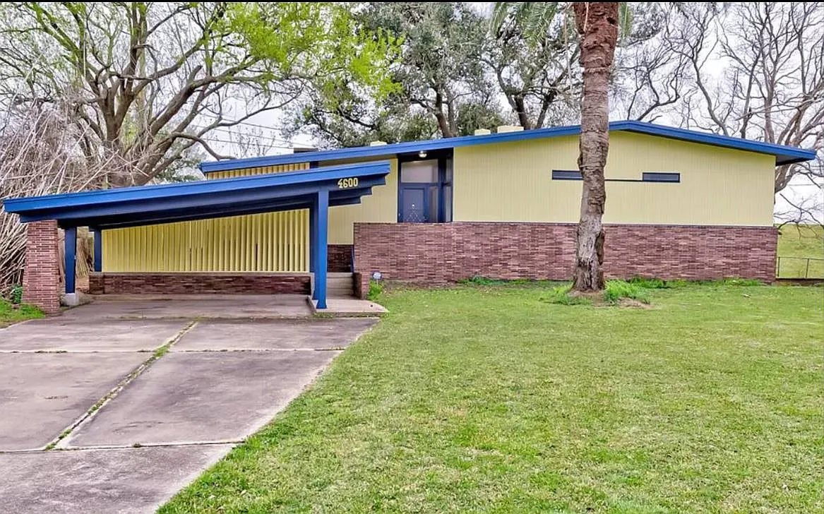 4 bed, 2146 sqft, $4,800 — Photo 1