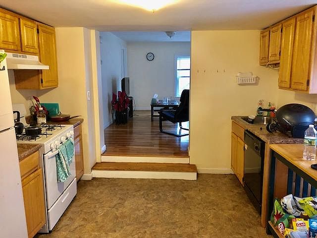 2nd image of 369 Market St #A2