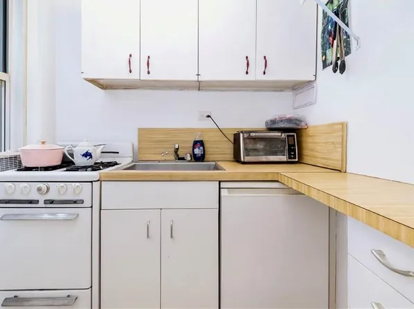 70 Remsen Street image 6 of 9