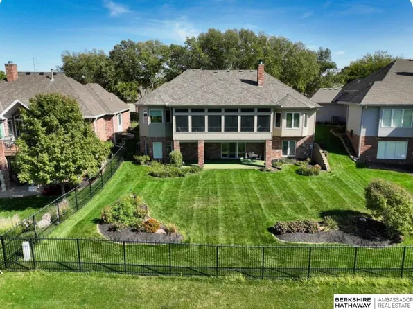 1212 S 181st Plz, Omaha, NE 68130