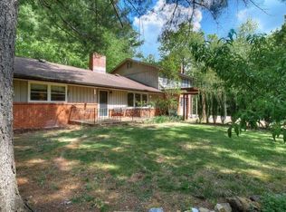 1413 Strawberry Ln, Johnson City, TN 37604
