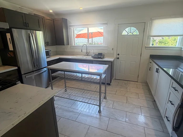 2335 Chapala St — Photo 6