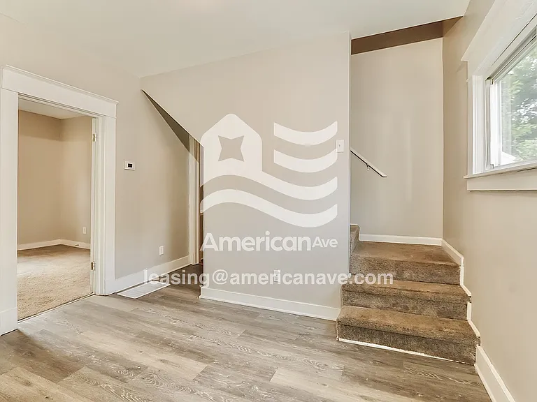 1033617_004_living_room_4.jpg