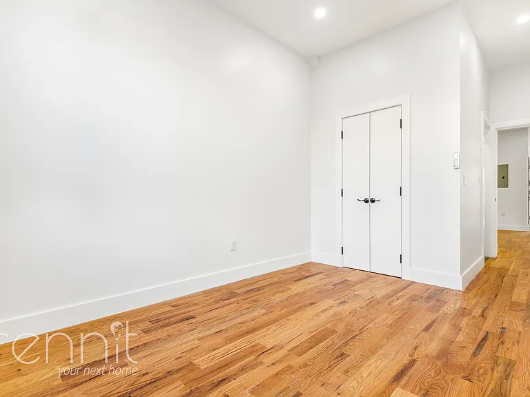 40 Cornelia St #1 — Photo 15