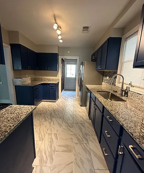 3589 Kenwood Ave — Photo 1