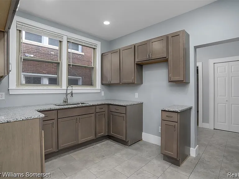 3322 Webb St — Photo 4
