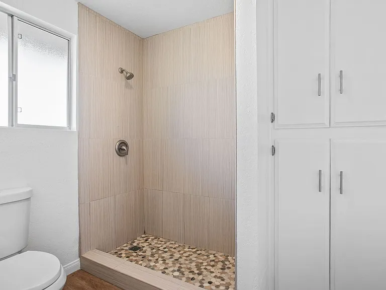 11000 Meadow Glen Way E — Photo 24