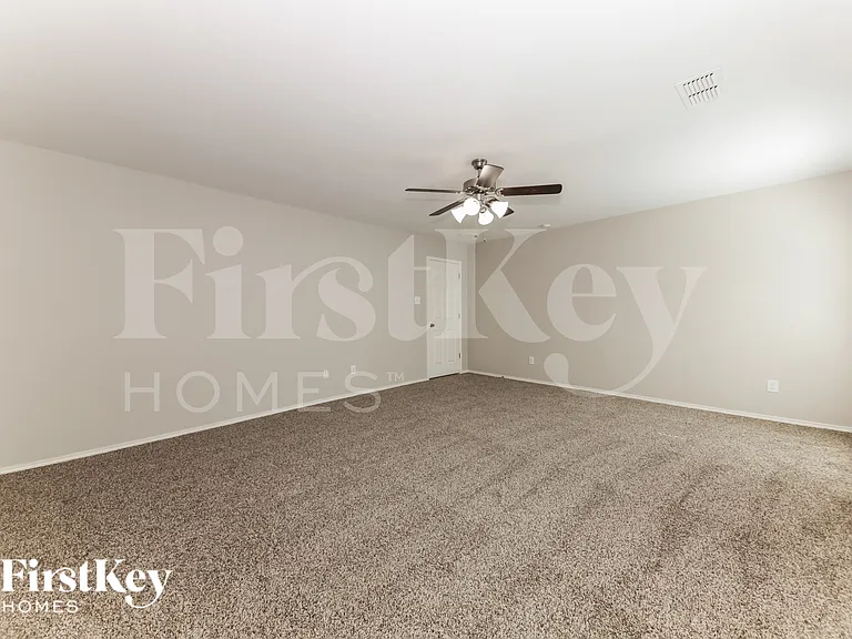 2708 Beverly Dr — Photo 11