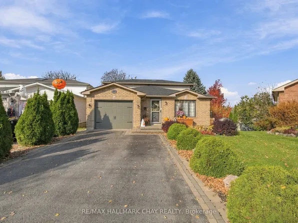 24 Rundle Cres, Barrie, ON L4N 8E7
