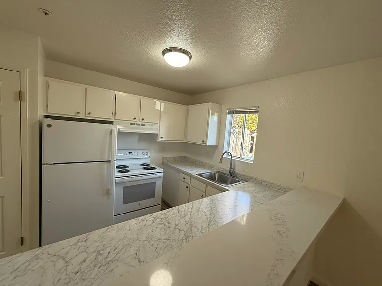 22435 Princeton St #4 — Photo 9