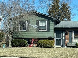 8019 Northway Dr, Hanover Park, IL 60133