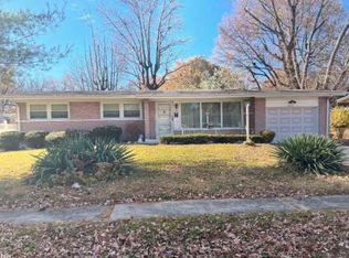9631 Newton Dr, Saint Louis, MO