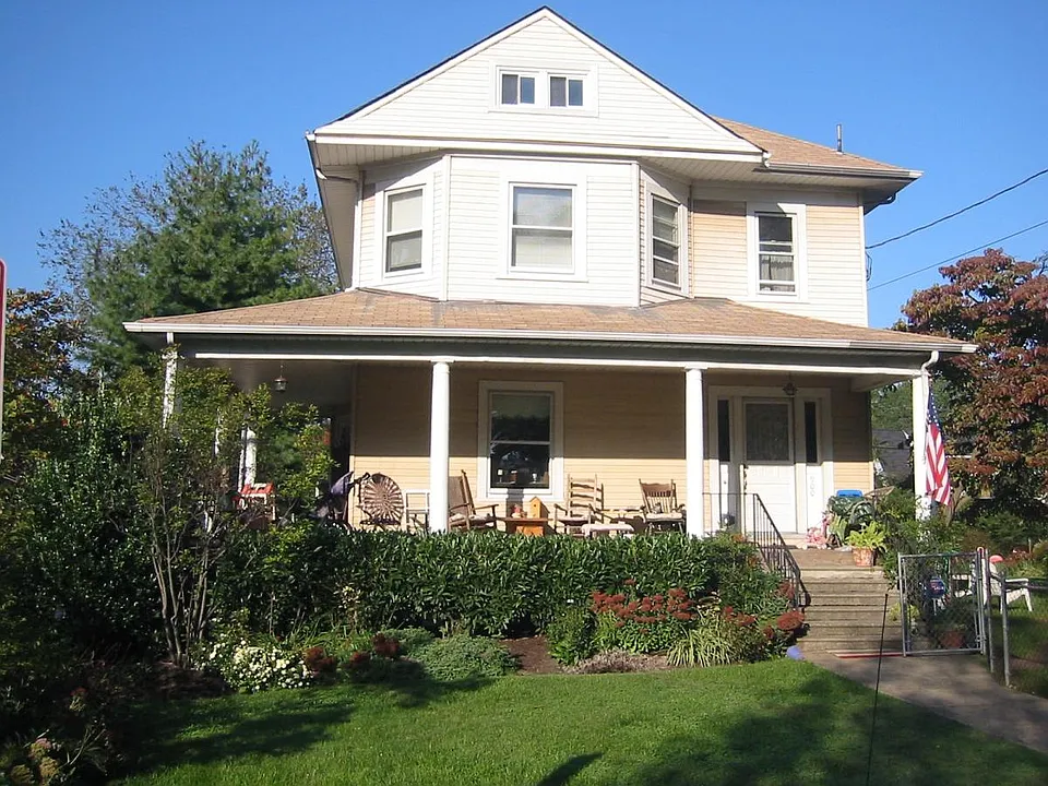 900 N Daniel St