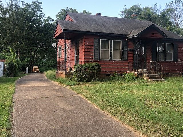 2nd image of 2758 Filmore Ave
