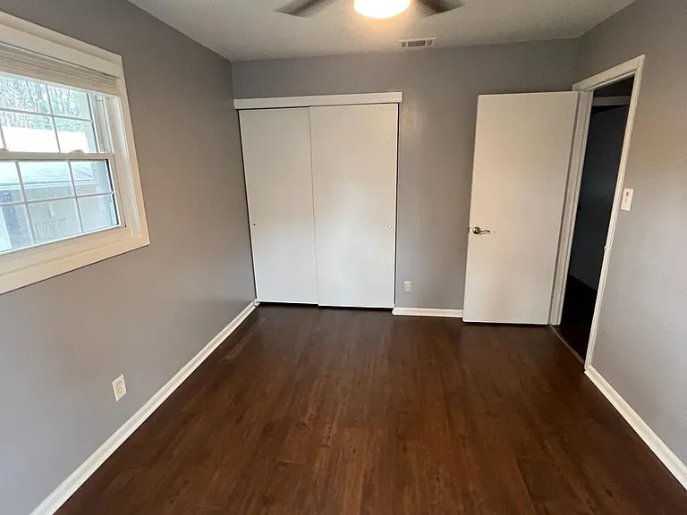 789 Jordan Ln — Photo 8
