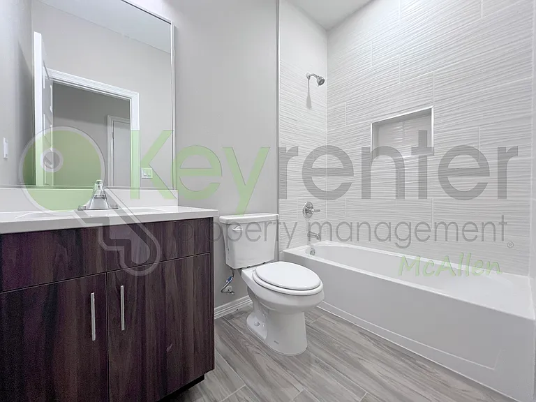 4104 Walnut Ave #4 — Photo 24