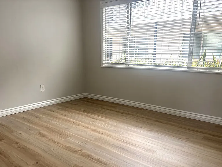 1502 Scott St — Photo 18