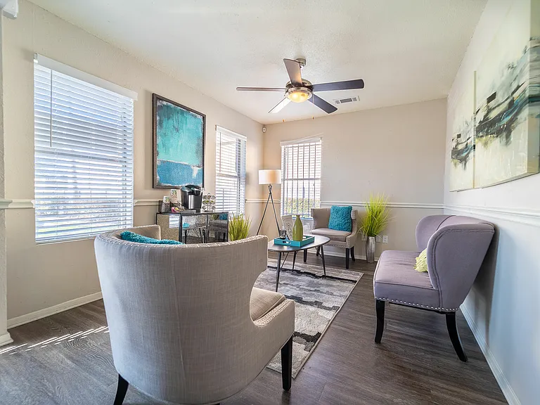 2359 Highland Rd — Photo 11