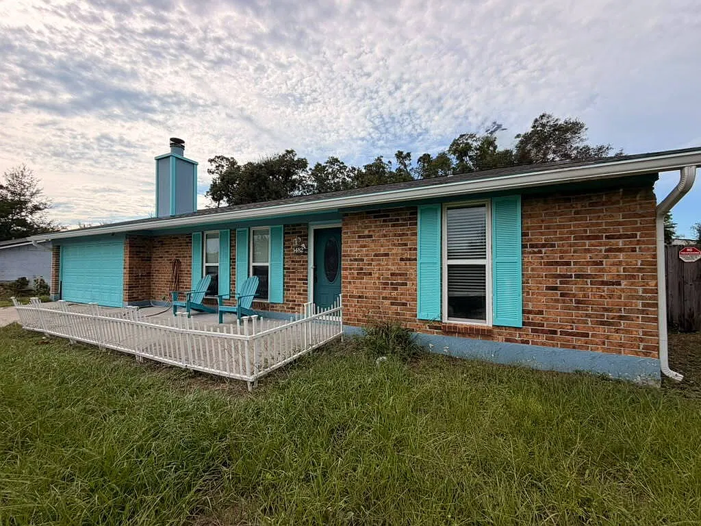 3 bed, 2.0 bath, 1744 sqft, $1,800 — Photo 2