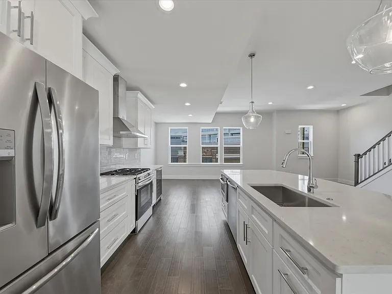 3912 Edwards Rd — Photo 23