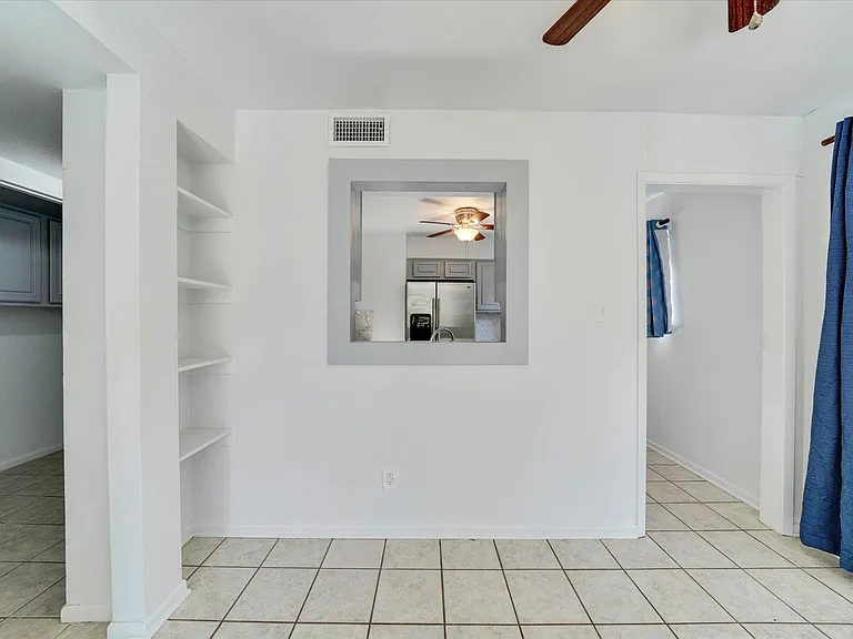 1129 W San Antonio St — Photo 7