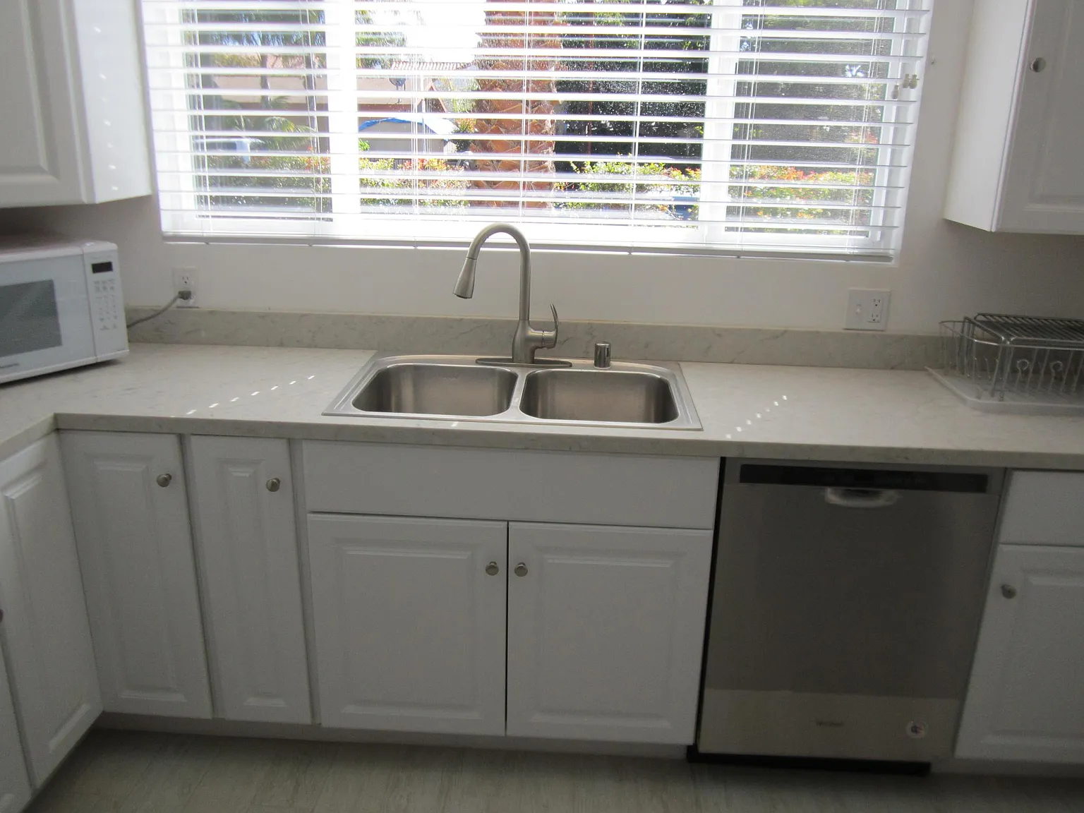 3 bed, 1148 sqft, $4,400 — Photo 3