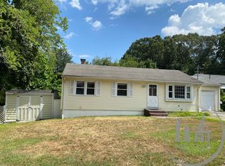 256 Buttonwoods Ave, Warwick, RI 02886