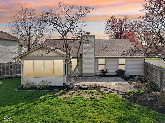 2nd image of 2020 Cross Willow Ln