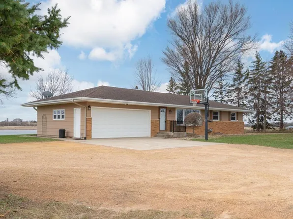 1225 Country Trl W, Jordan, MN 55352