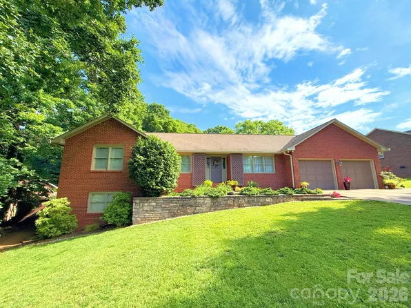 7029 Forest Hills Dr, Denver, NC 28037