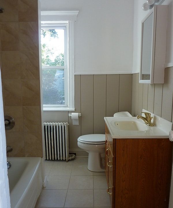 2nd image of 135 Cresskill Ave #2