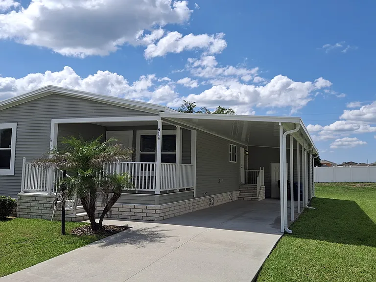 Royal Palm Village — Photo 29