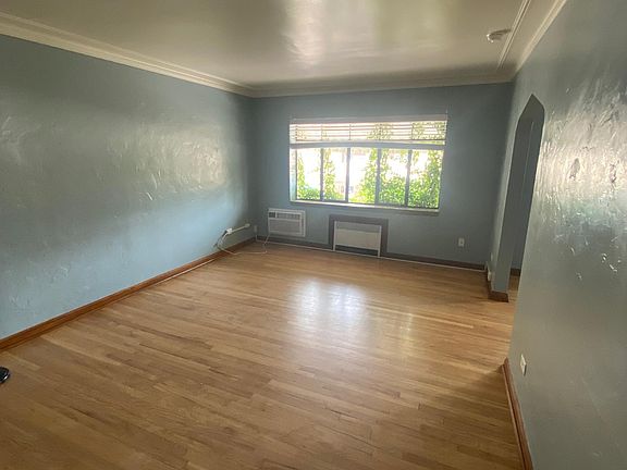 3rd image of 768 Ogden St S #17