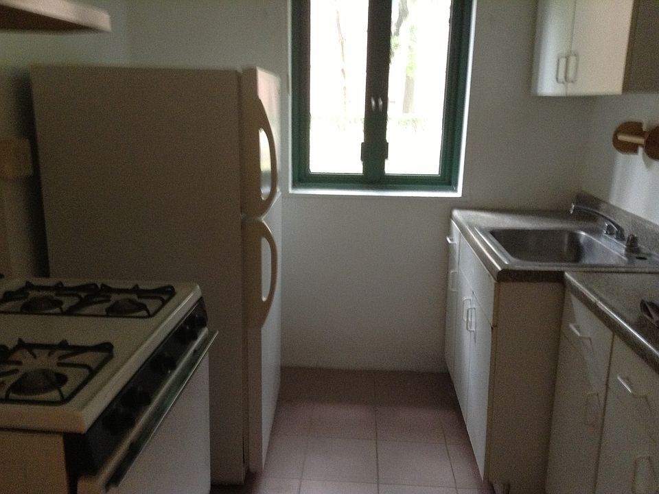 2nd image of 1520 Archer Rd