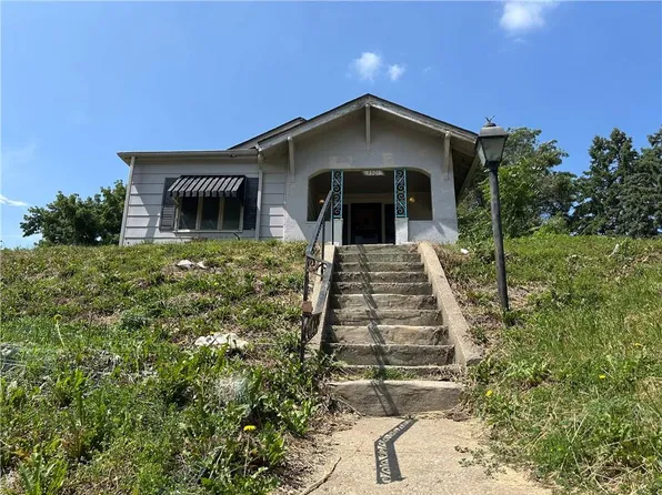 3501 Sacramento St, Saint Joseph, MO 64507