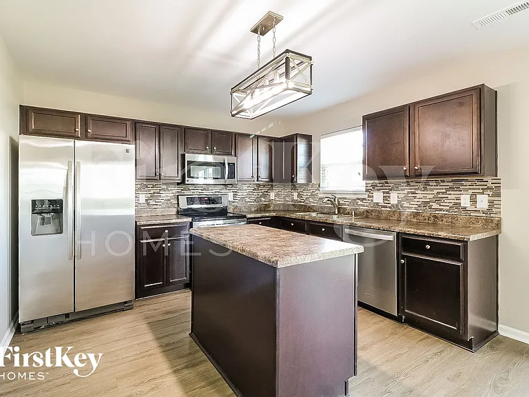 6618 Glenville Dr — Photo 5