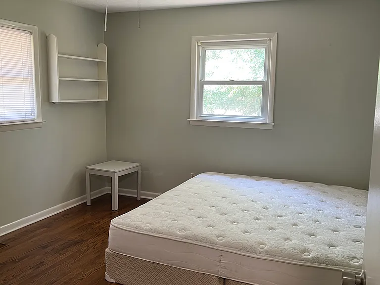 1605 Crest Dr — Photo 11