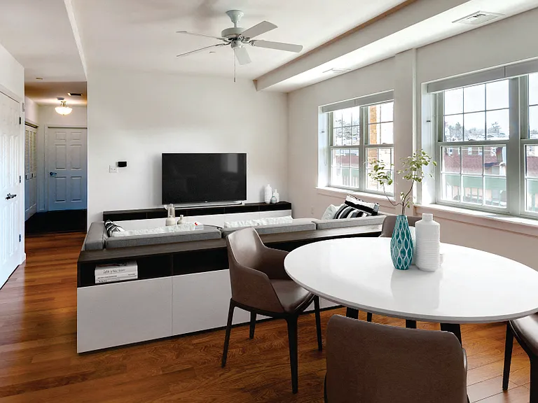 Gerard Street Apartments — Photo 7