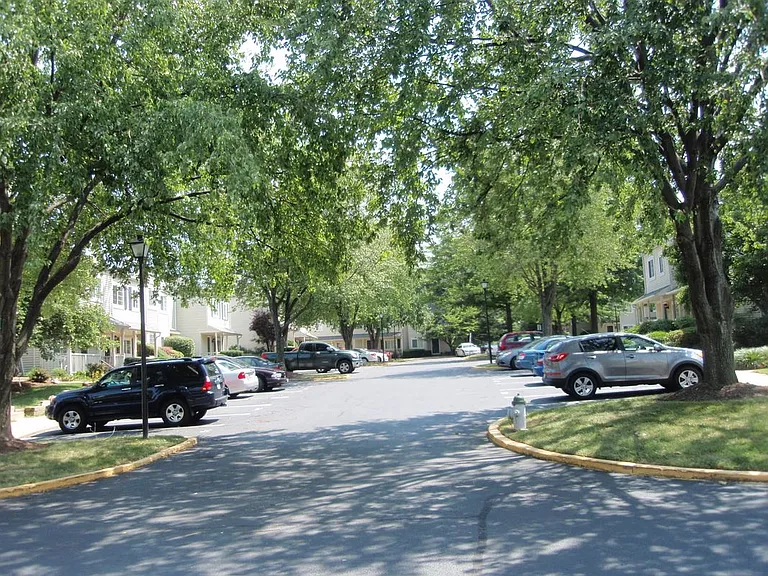 44 Stoney Point Ct — Photo 2