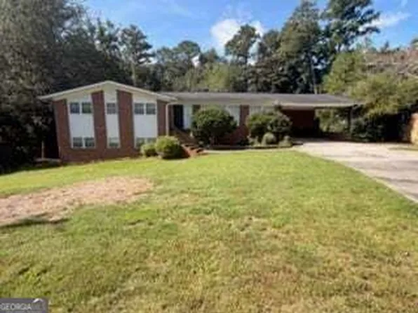323 Forest Hill Dr, Warner Robins, GA 31088