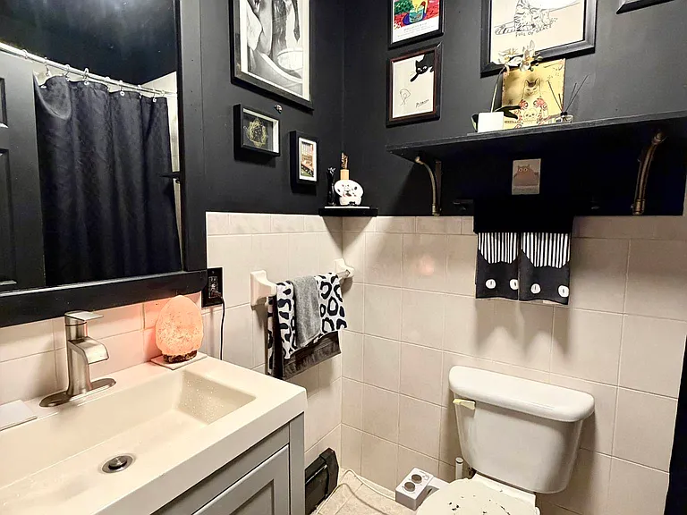 1063 Gates Ave #3 — Photo 7