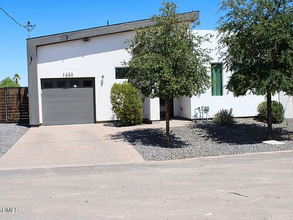 2nd image of 1233 S 15TH Drive