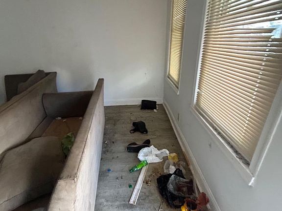 5th image of 3323 Mutter St