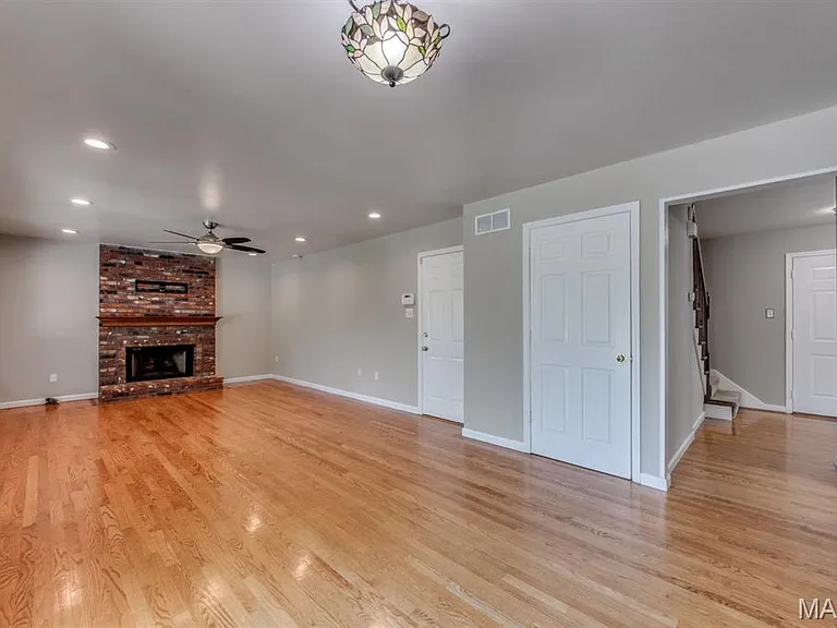 340 Emmanuel Ct — Photo 22
