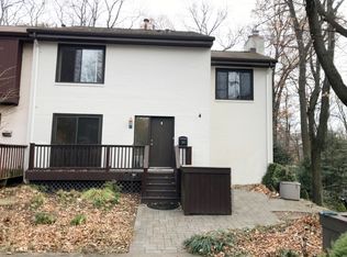 2021 Golf Course Dr, Reston, VA 20191