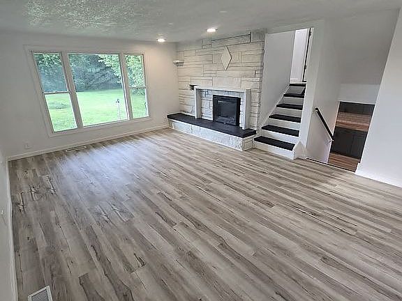 5th image of 10371 E 1680 North Rd