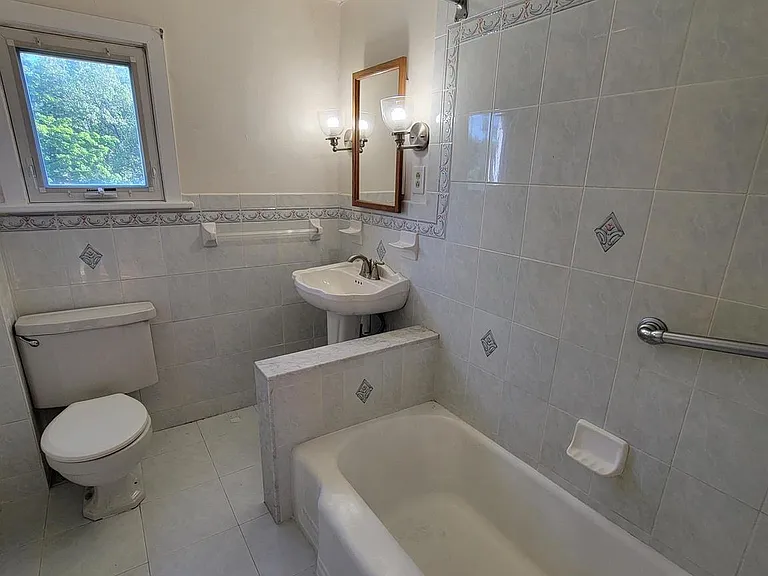 110 Gumbes Rd #2ND FLOOR — Photo 10