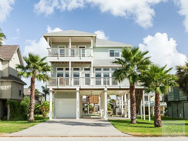 1st image of 13710 San Domingo Dr