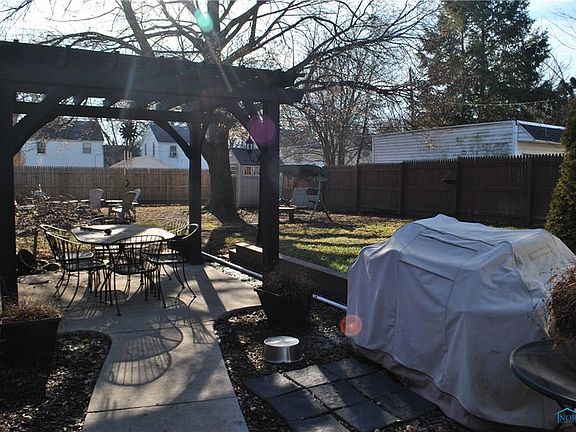 3rd image of 1159 Cribb St