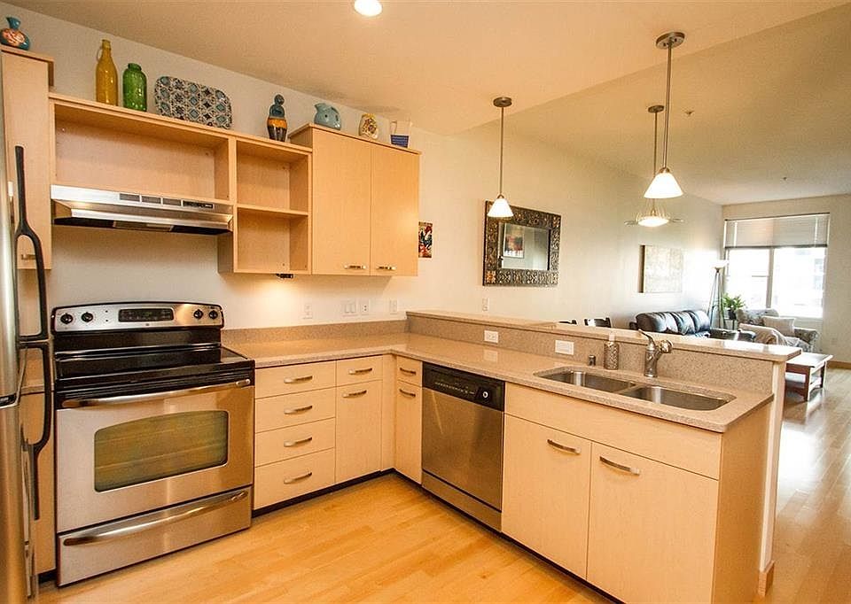 1st image of 309 W Washington Ave Unit 513